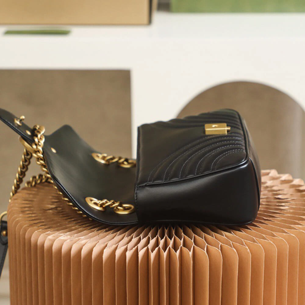 GG Marmont small matelasse shoulder bag Snug 937