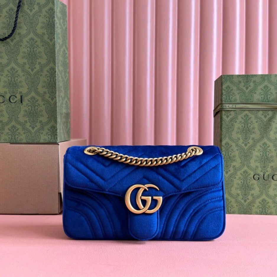 Fashionable GG Velvet Small Marmont shoulder bag 832