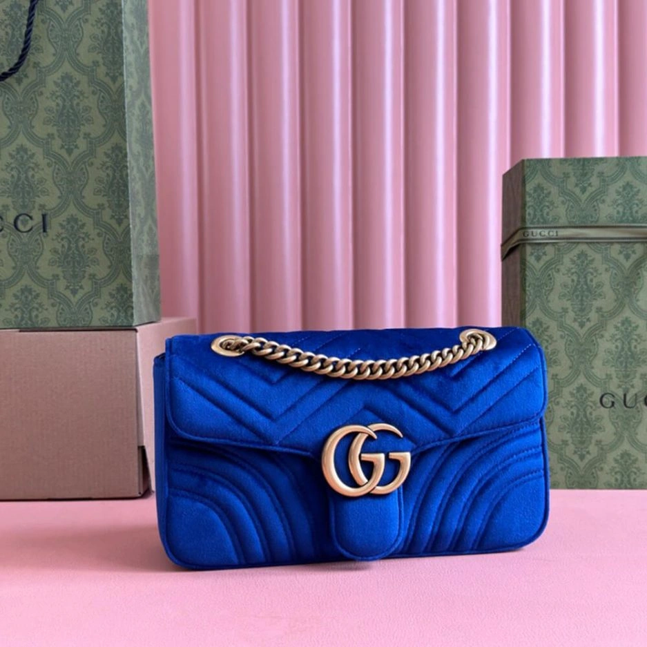 Fashionable GG Velvet Small Marmont shoulder bag 832