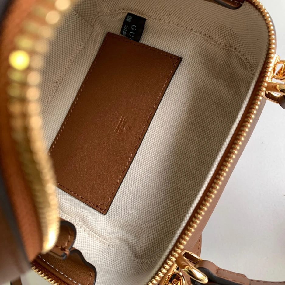 WrinkleFree GUCCI BLONDIE TOP HANDLE BAG 879