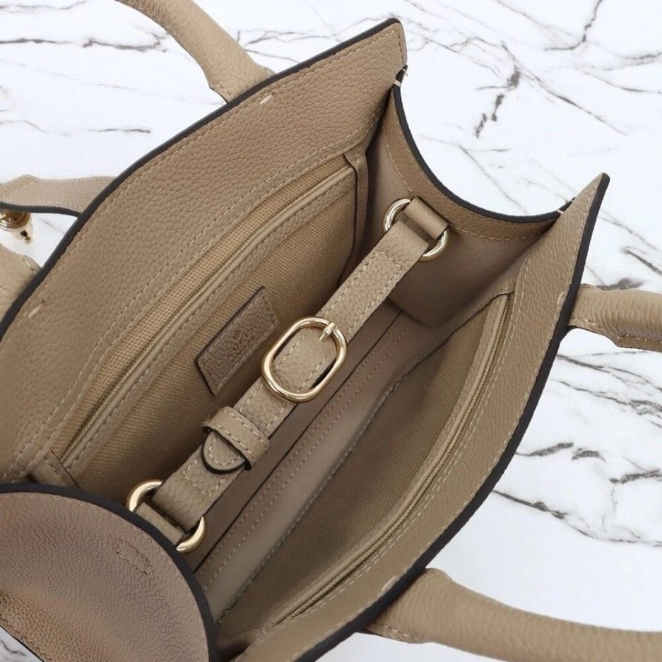 OnTrend GUCCI SMALL TOTE BAG WITH HOOK CLOSURE 860
