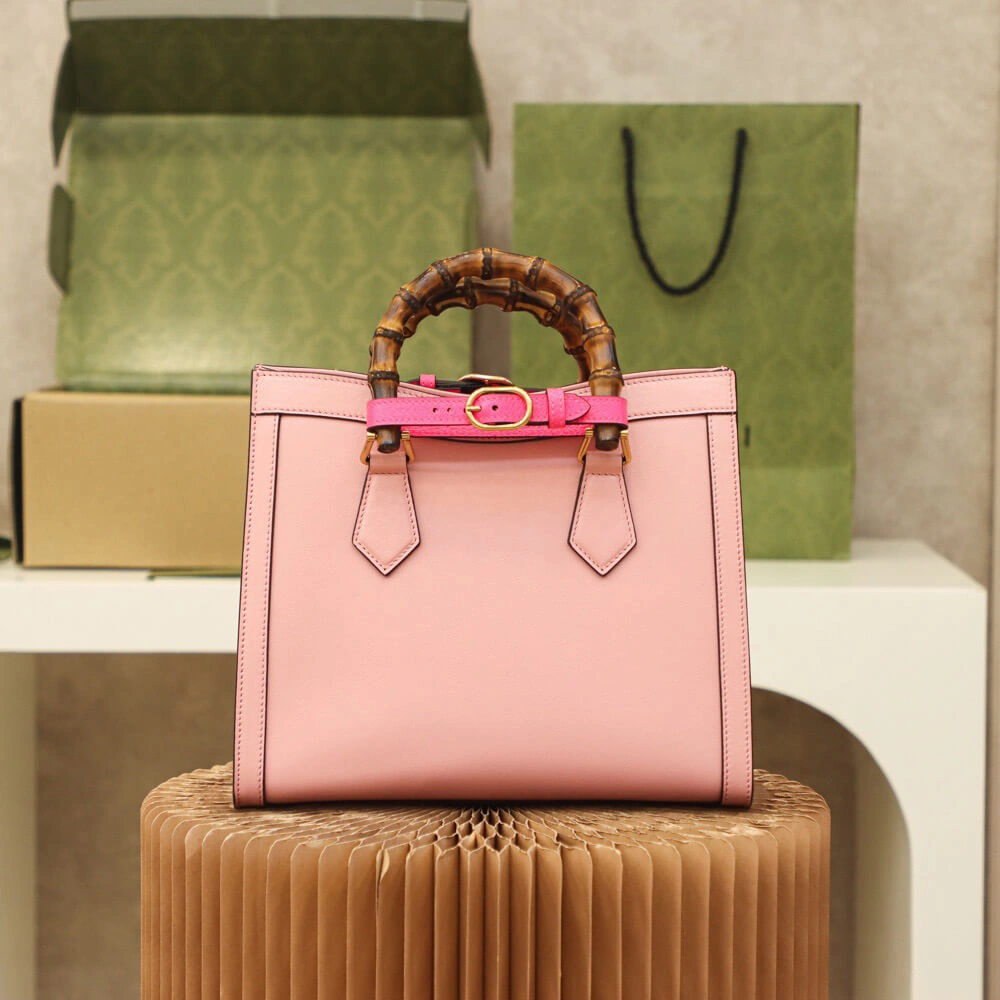 Unique Gucci Diana small tote bag 828