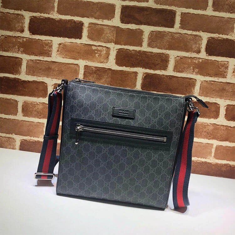 Fashionable Gucci GG Black Messenger 1020