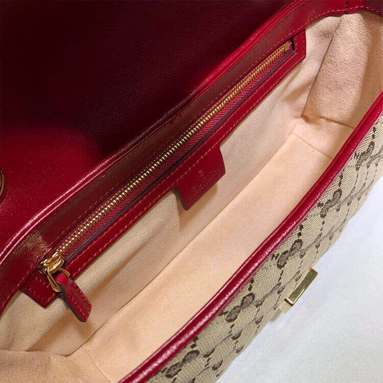 Sporty Gucci GG Marmont Small Shoulder Bag 994