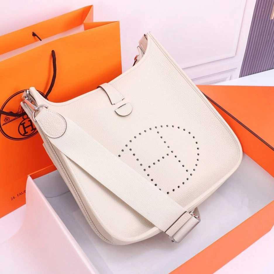 Versatile Hermes Evelyne 1521
