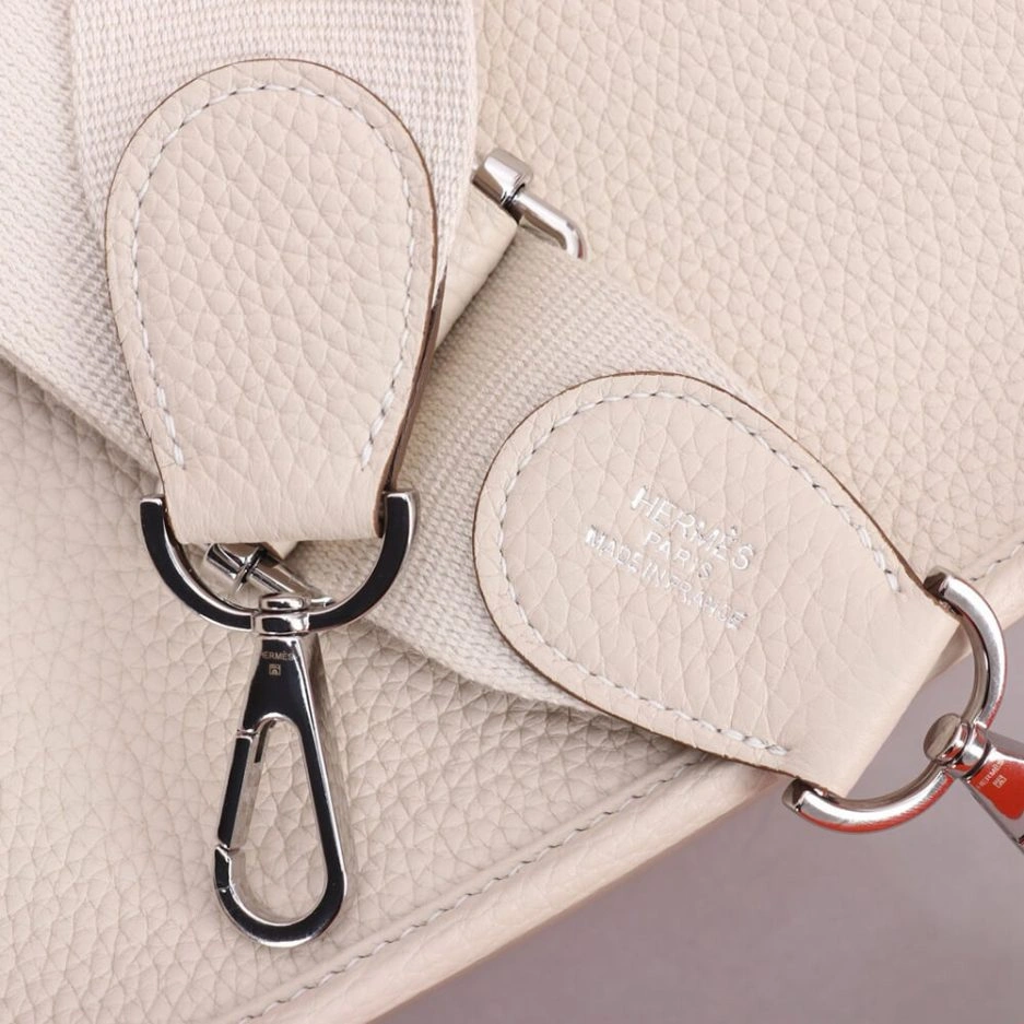 Versatile Hermes Evelyne 1521