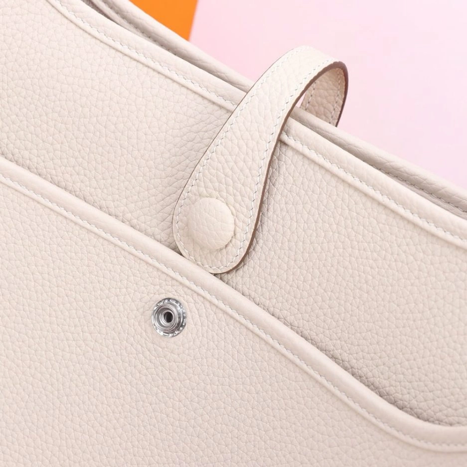Versatile Hermes Evelyne 1521