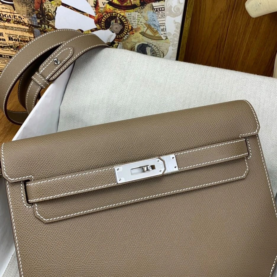 Supportive Hermes Kelly Depeches Pouch 1516