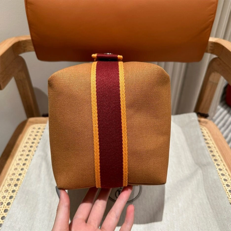 Hermes toiletery bag Durable 1544