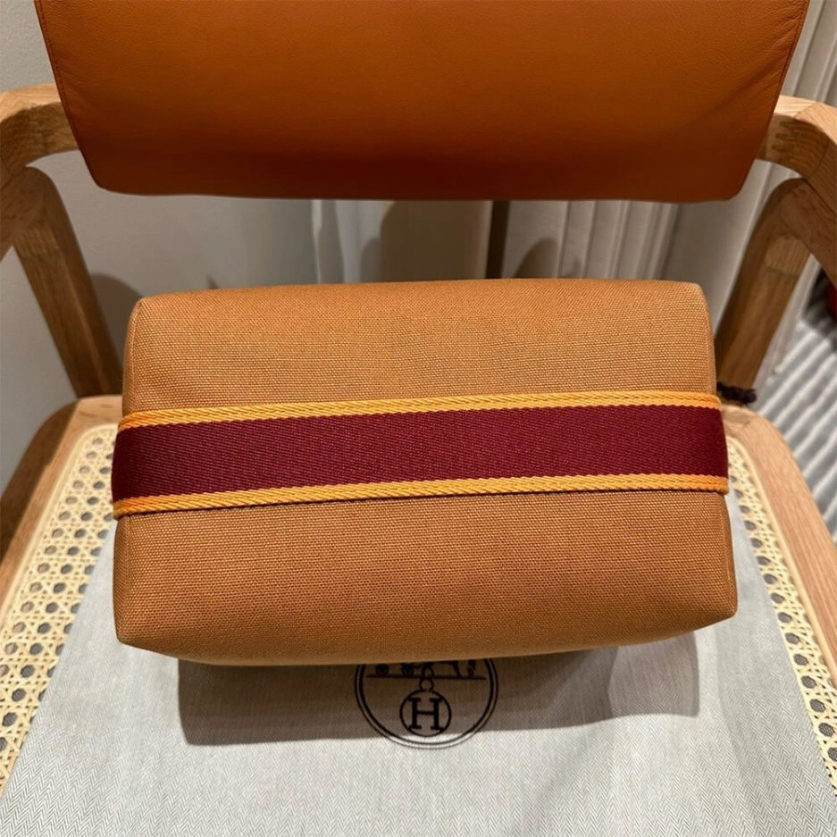 Hermes toiletery bag Durable 1544