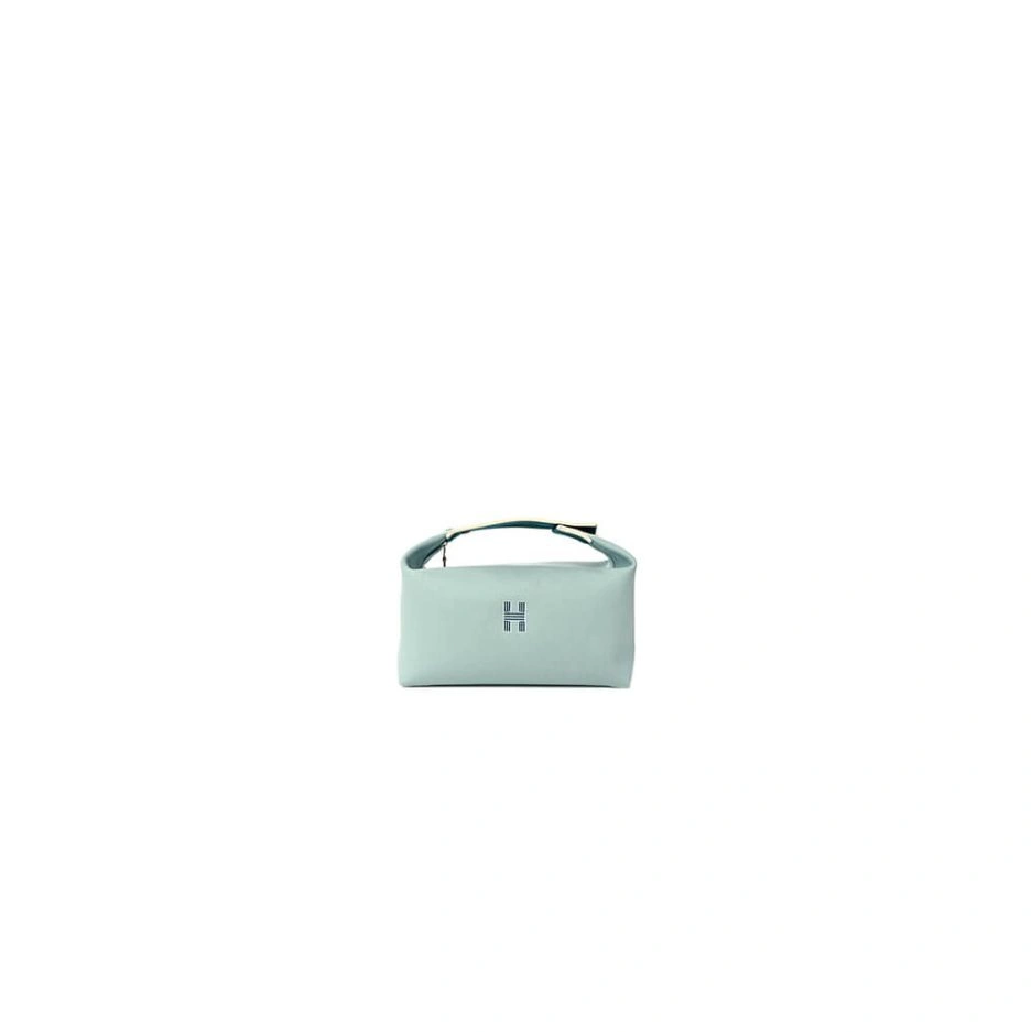Sleek Hermes toiletery bag 1513