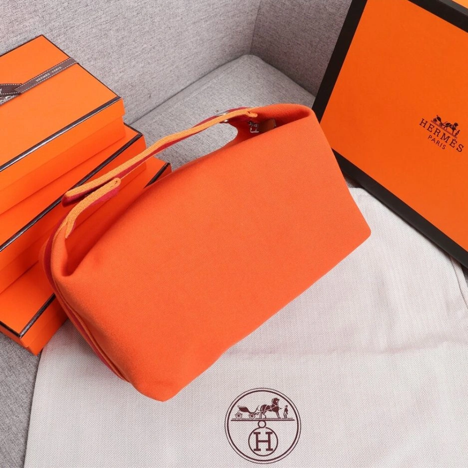 FreshLook Hermes toiletery bag 1546