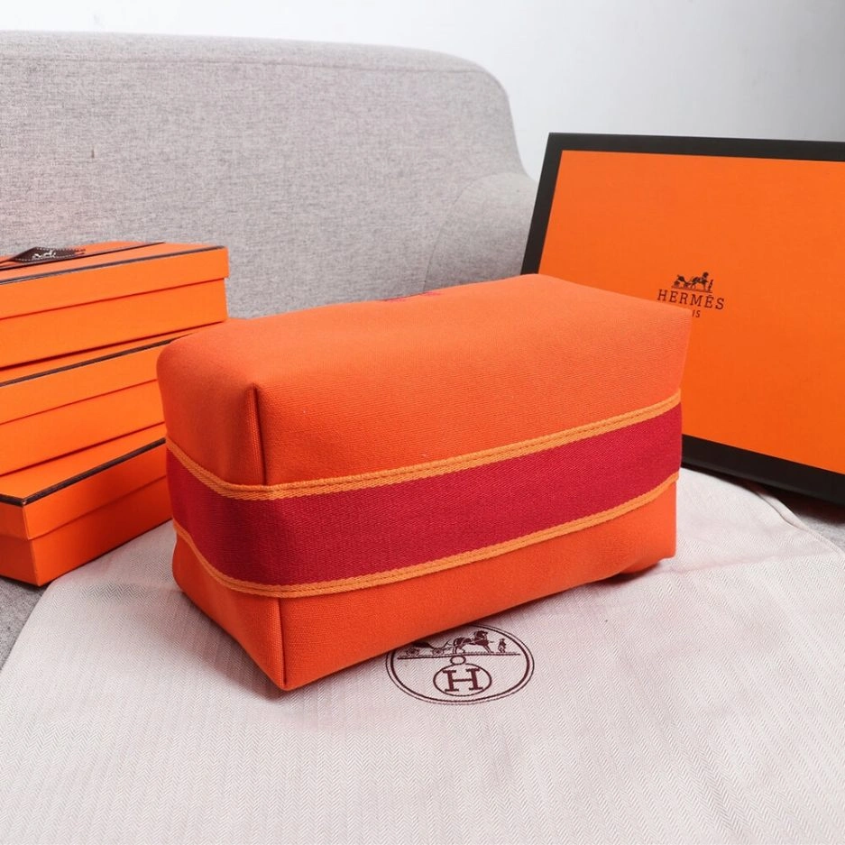 FreshLook Hermes toiletery bag 1546