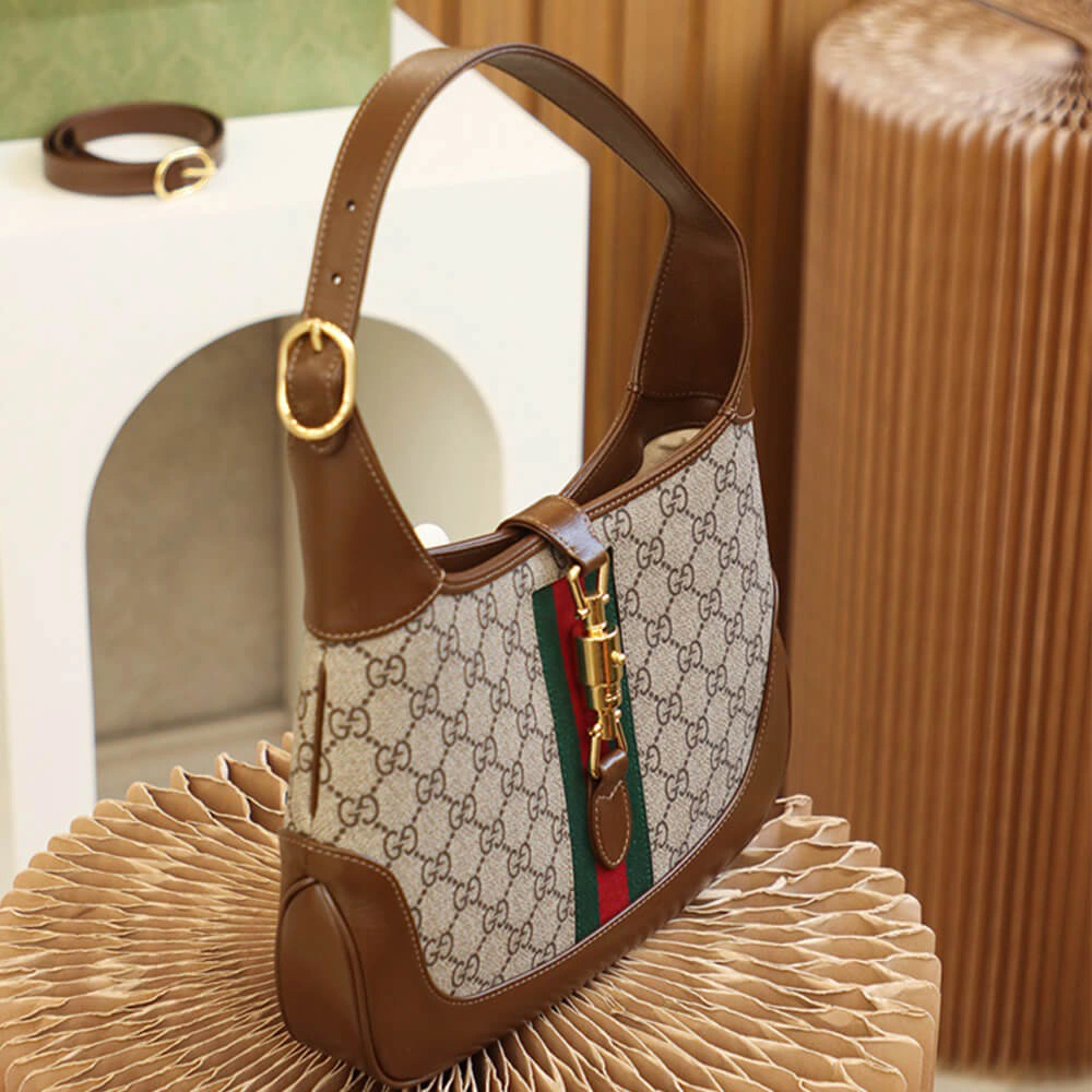 Comfortable Jackie 1961 small shoulder bag 905