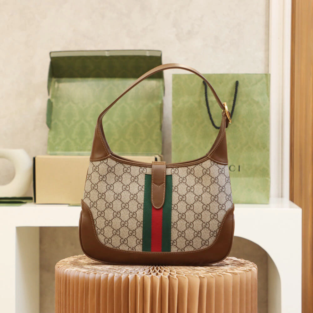 Comfortable Jackie 1961 small shoulder bag 905