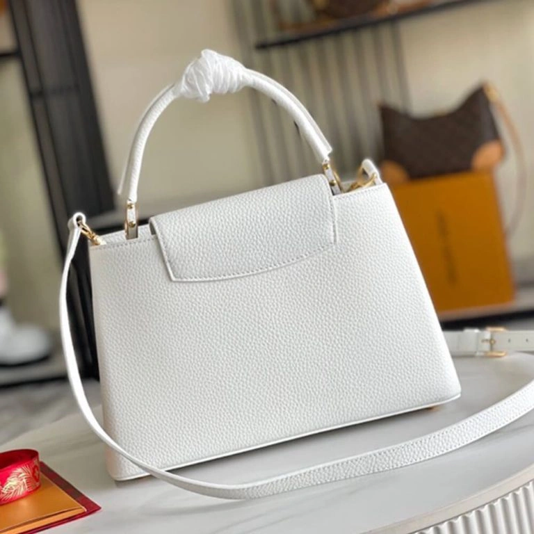 LV  Capucines MM Versatile 458