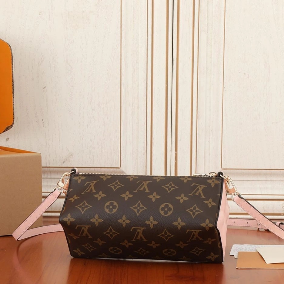 LV Bloom Pouch SunProtective 262