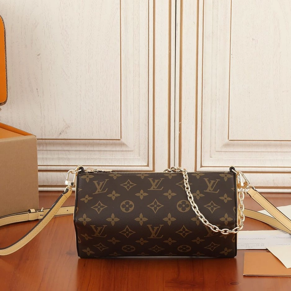 LV Bloom Pouch Unique 232
