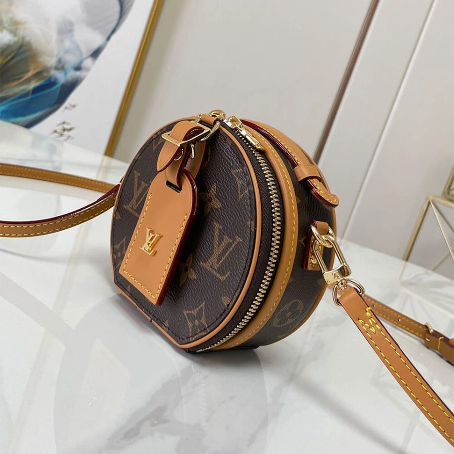 LV Boite Chapeau Souple MM Soft 388