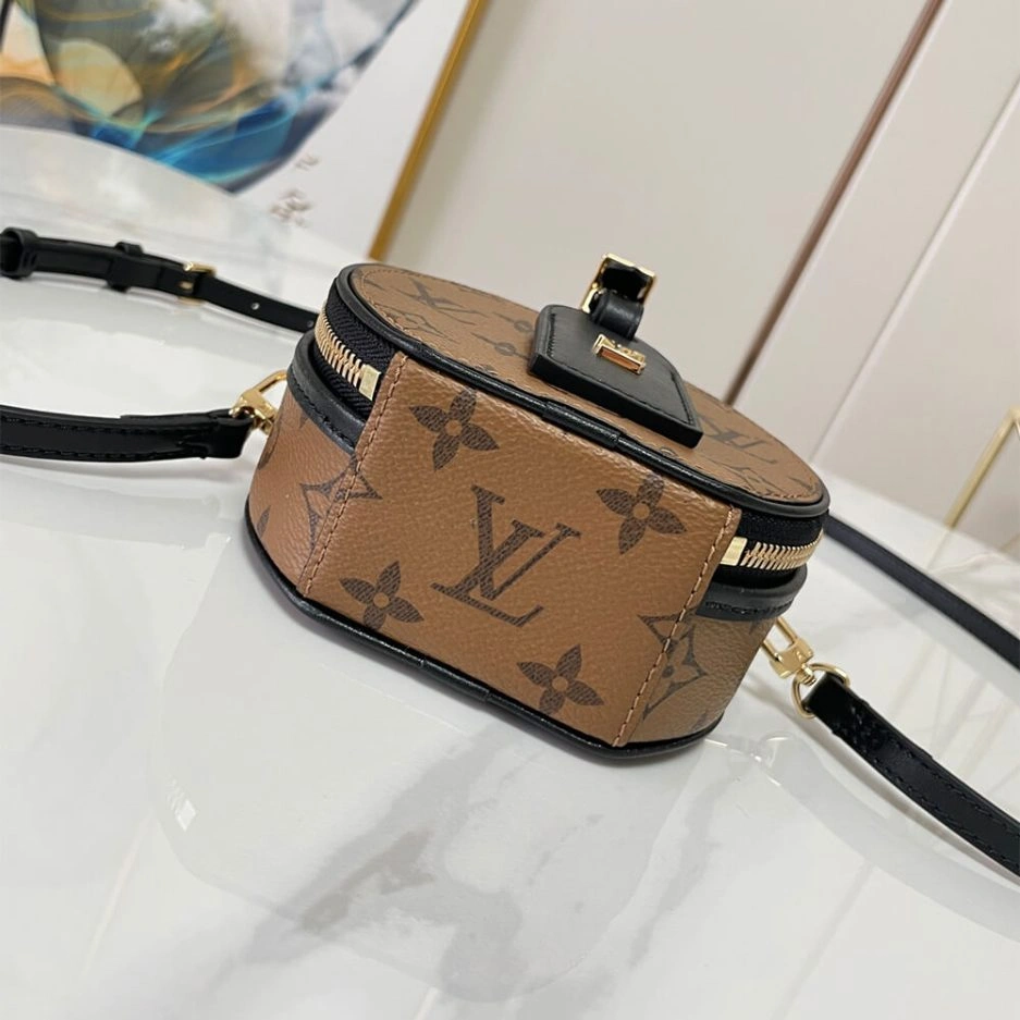 LV Boite Chapeau Souple MM Classic 398