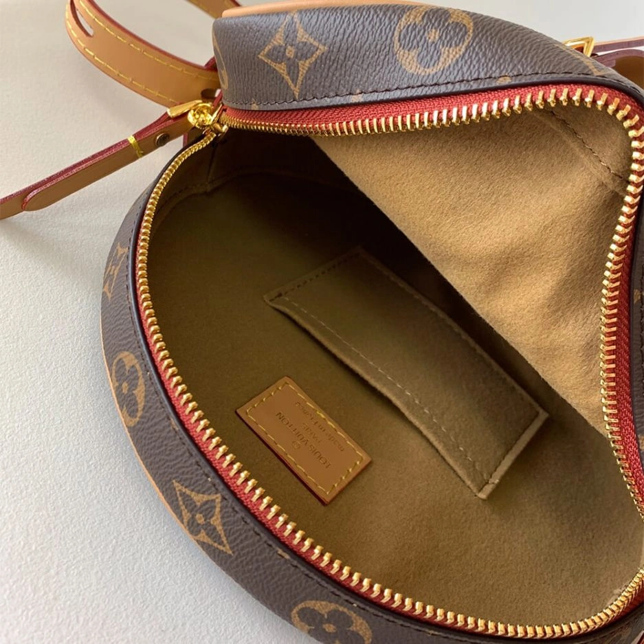 LV Boite Chapeau Souple MM FashionForward 396