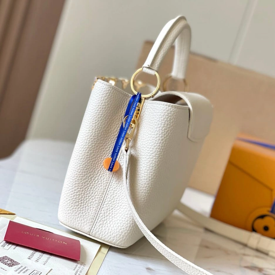 Attractive LV Capucines BB 446