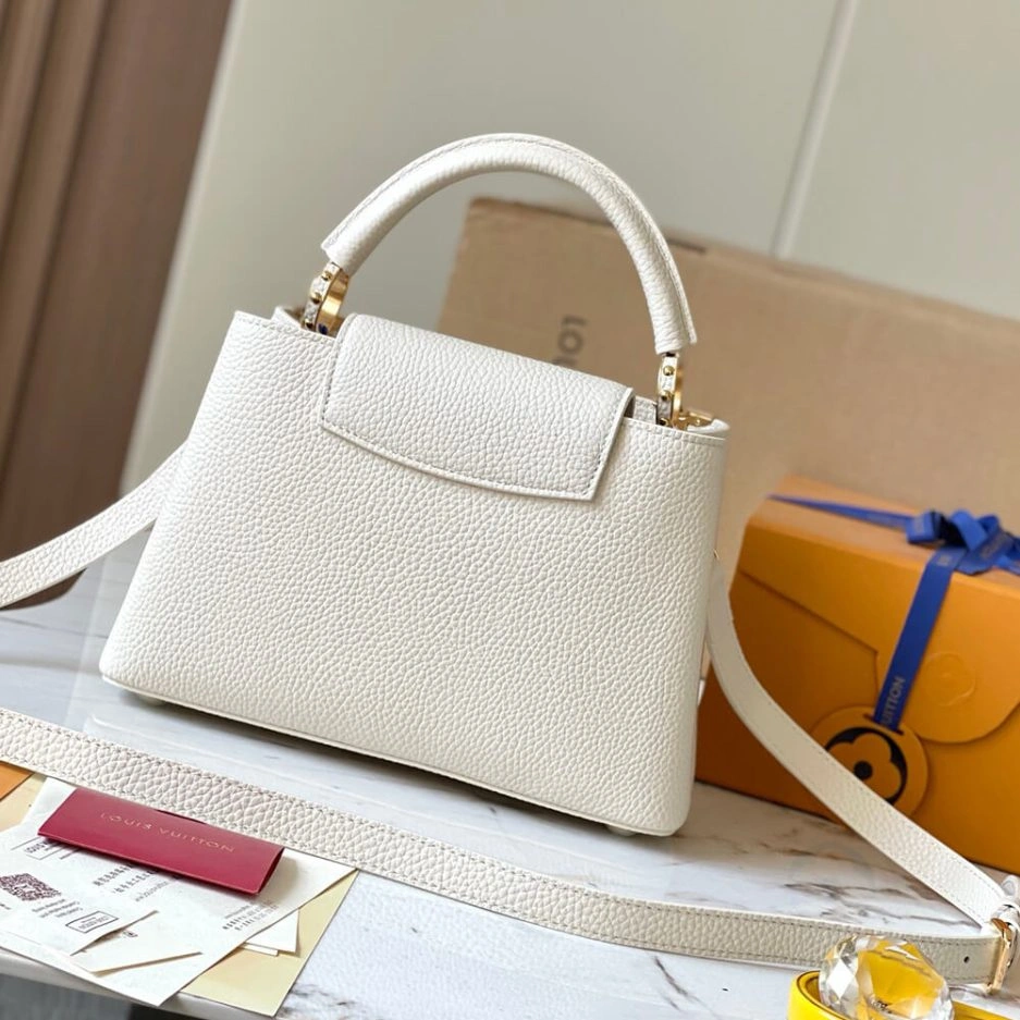 Attractive LV Capucines BB 446