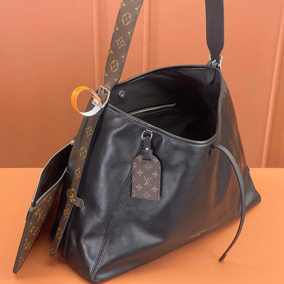 UrbanChic LV CarryAll  MM 353