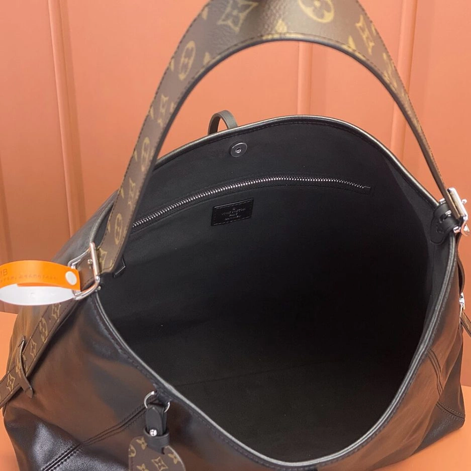 UrbanChic LV CarryAll  MM 353