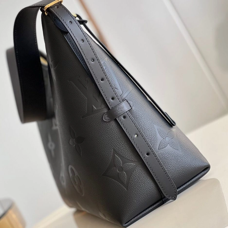 LV CarryAll MM WrinkleFree 337