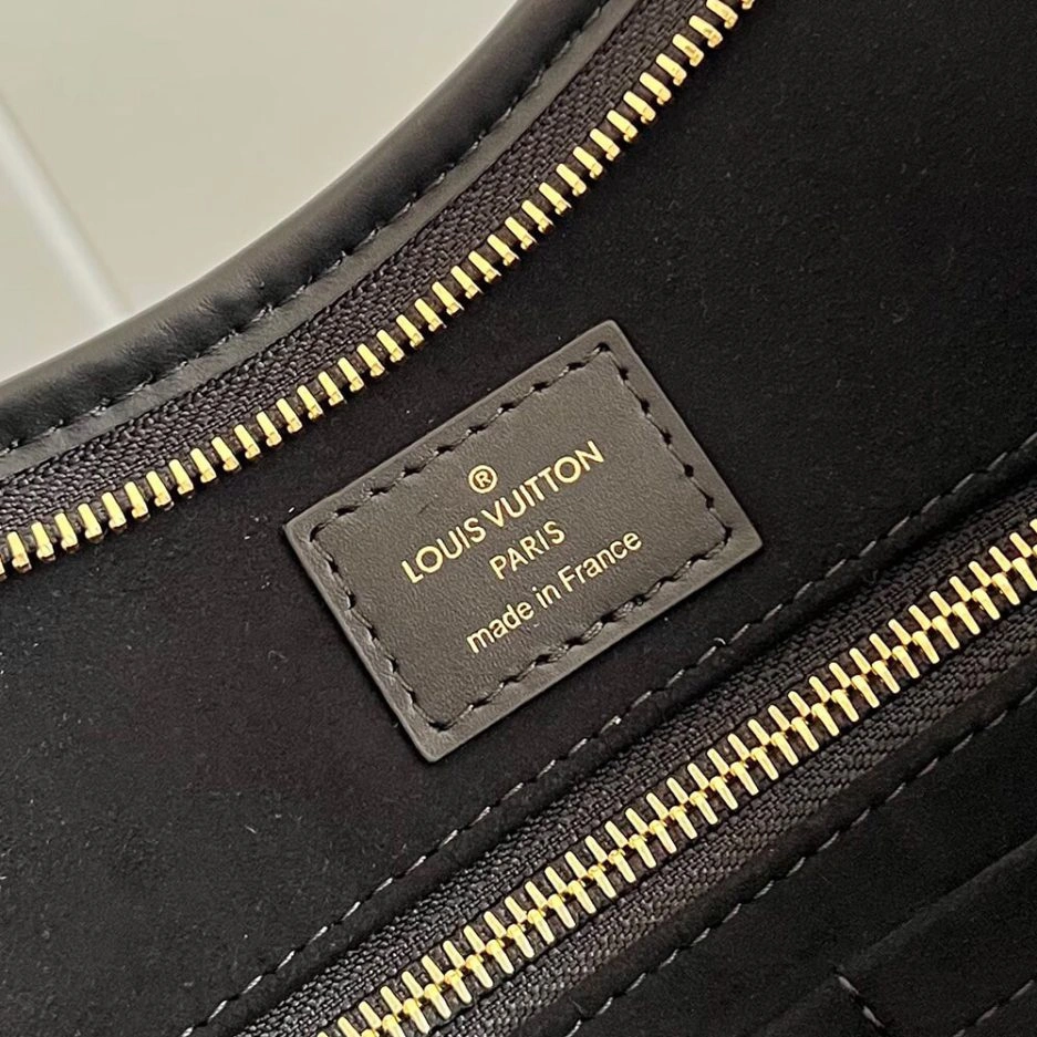 LV CarryAll MM WrinkleFree 337