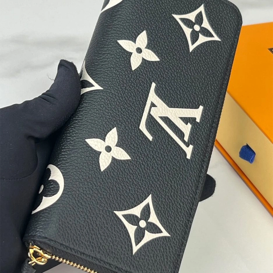 Stylish LV Clémence Wallet 417