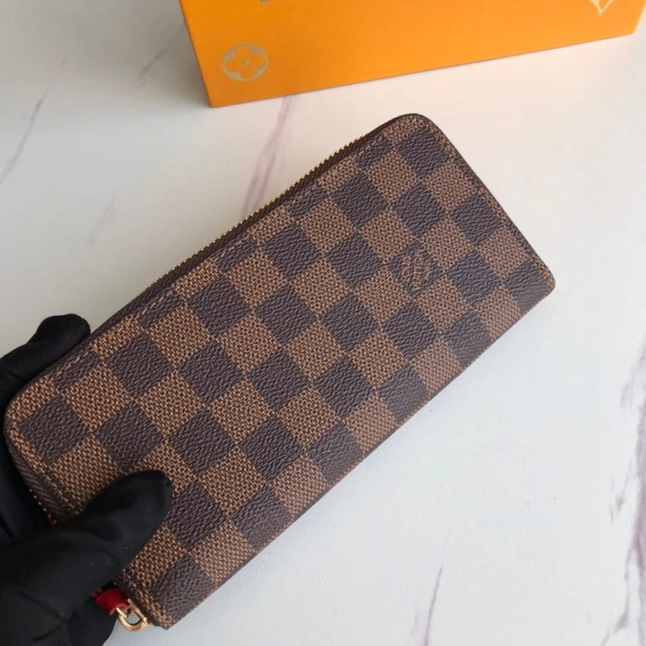 LV Clémence Wallet Snug 386