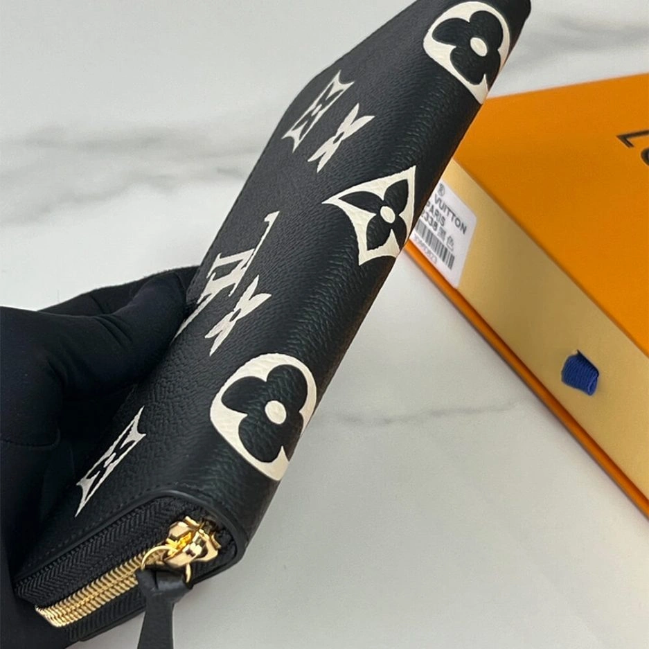 Stylish LV Clémence Wallet 417