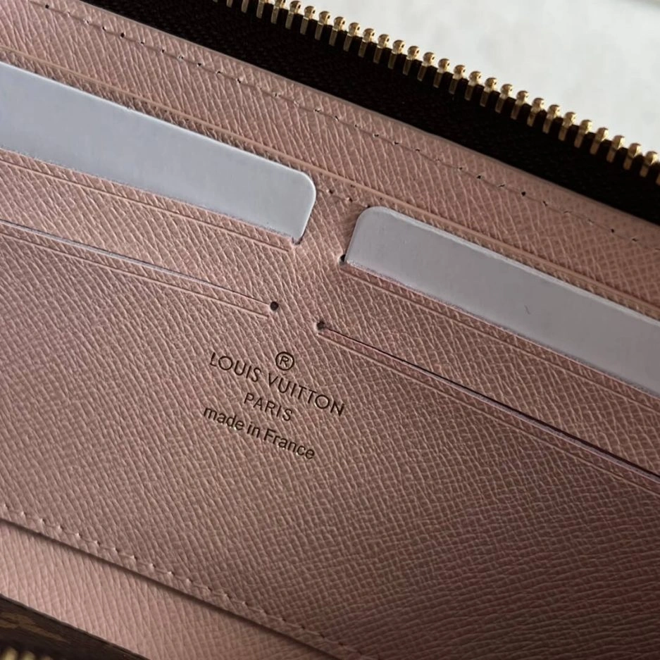 Reliable LV Clémence Wallet 387