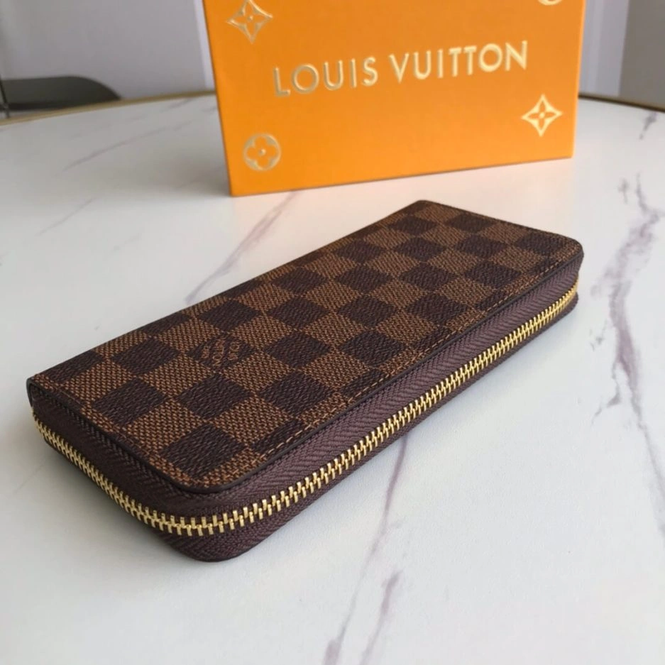 LV Clémence Wallet Snug 386