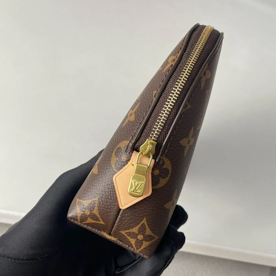 Resilient LV Cosmetic Pouch MM 198