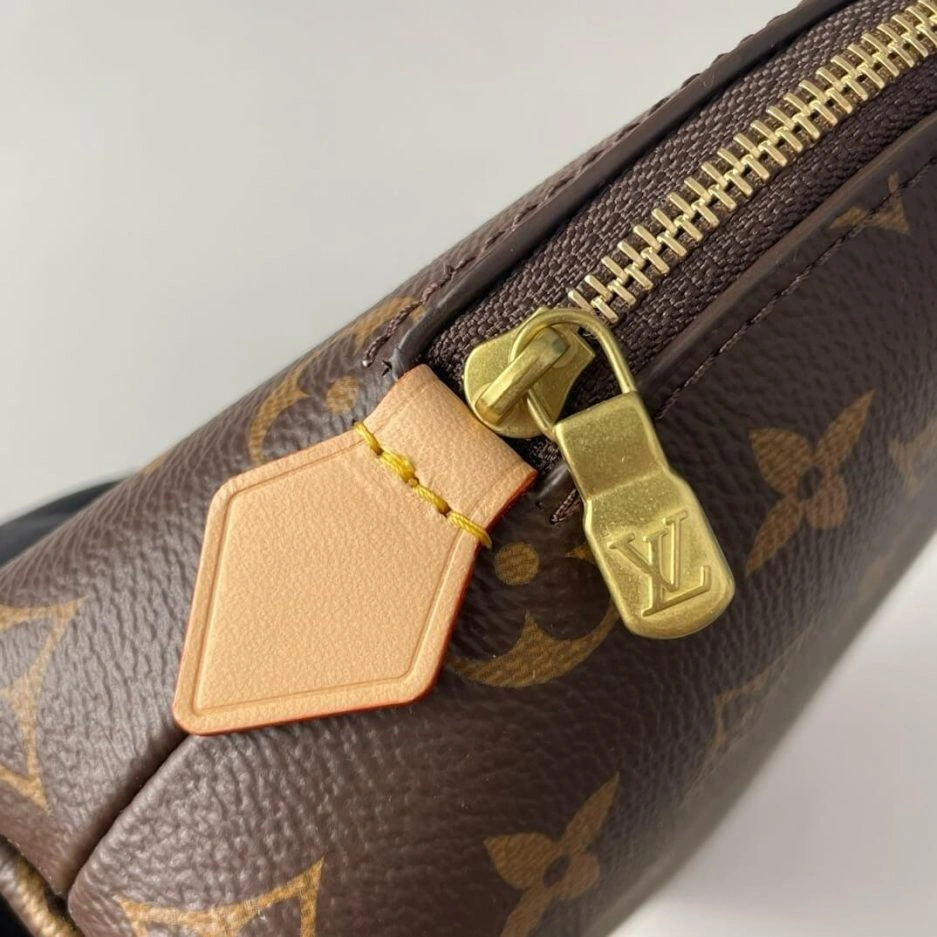 Resilient LV Cosmetic Pouch MM 198