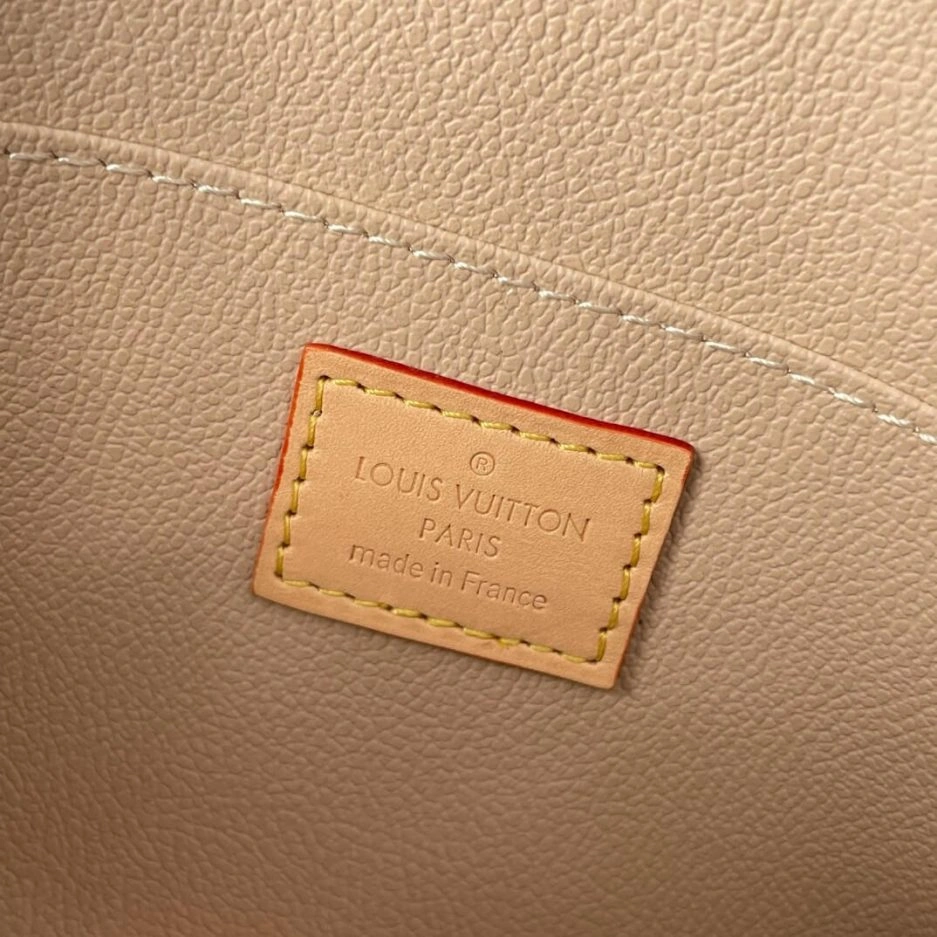 Resilient LV Cosmetic Pouch MM 198