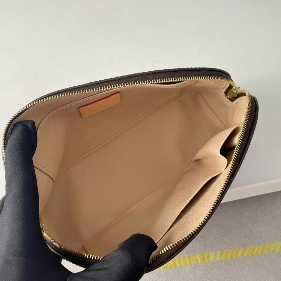 Resilient LV Cosmetic Pouch MM 198