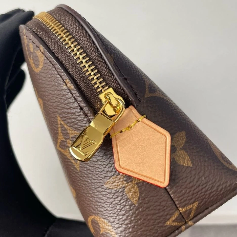 Elegant LV Cosmetic Pouch PM 255