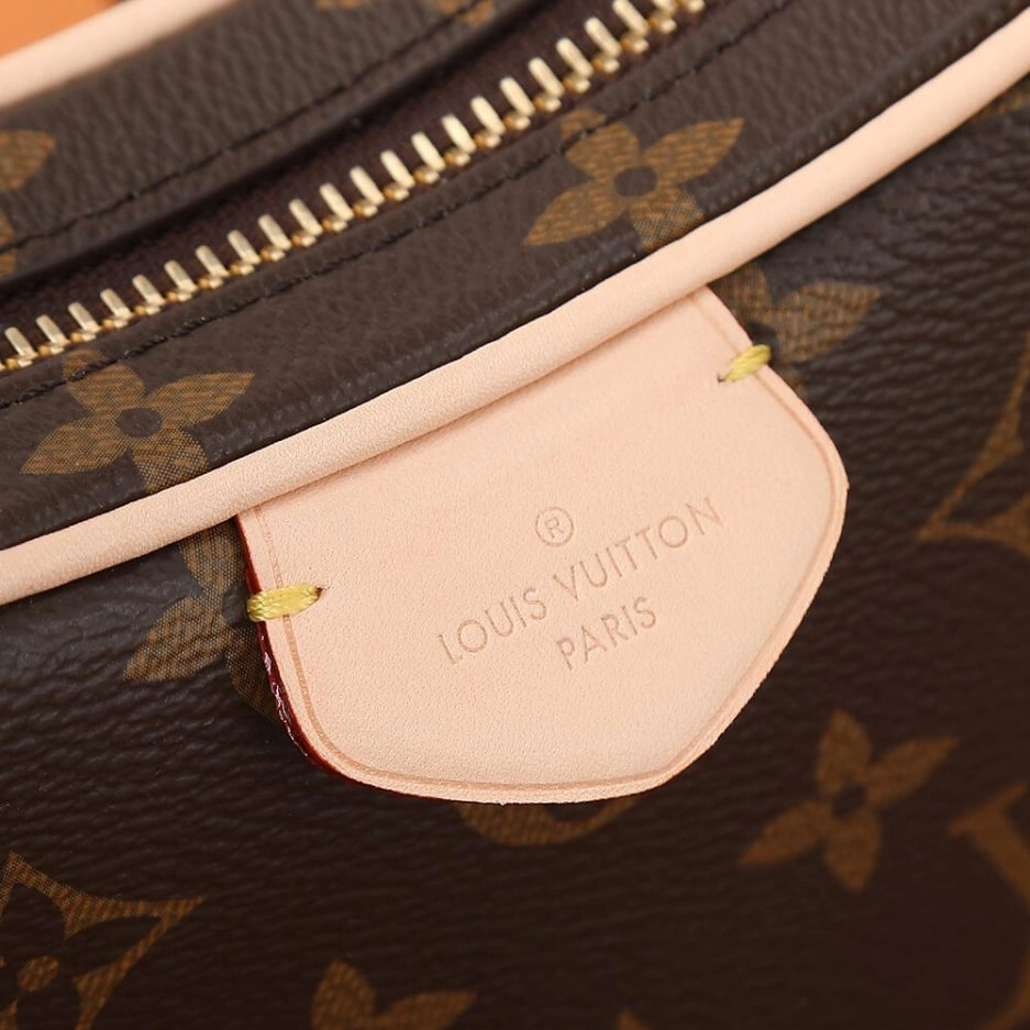 LV Croissant MM TimelessDesign 335