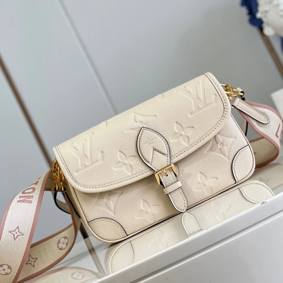 LV DIANE BAG Durable 420