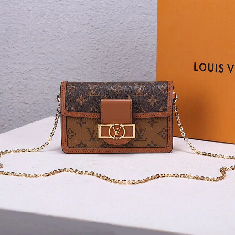 LV Dauphine Chain Wallet Casual 730