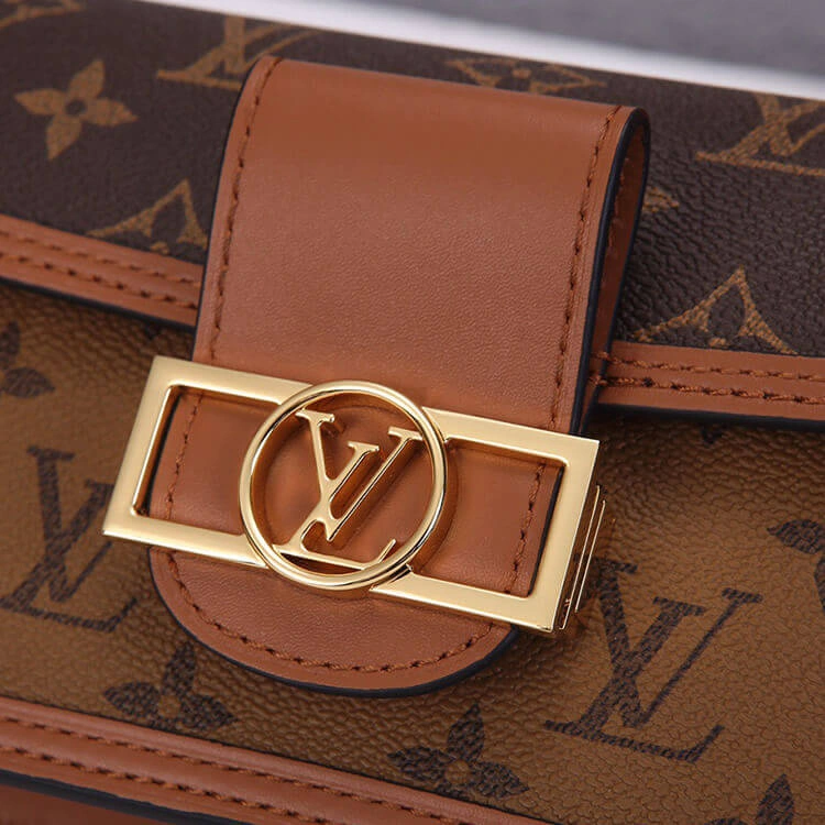 LV Dauphine Chain Wallet Casual 730