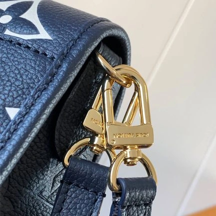 LV Diane Cozy 167