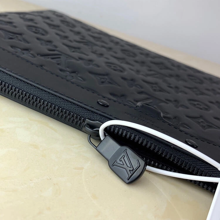 LV Discovery Pochette Practical 768