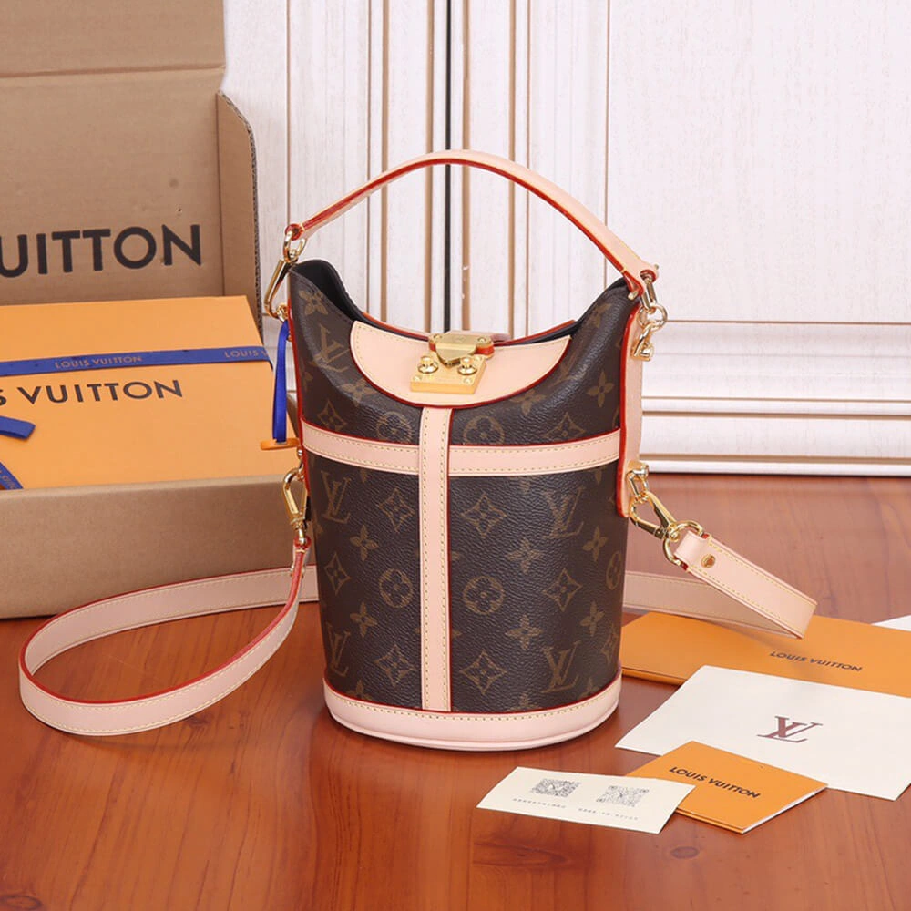 LV Duffle Bag Modern 653