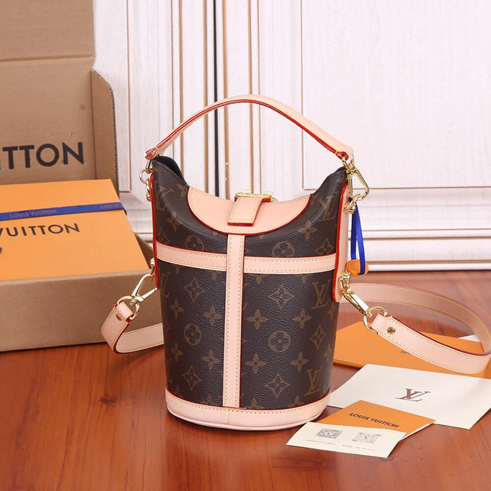 LV Duffle Bag Modern 653