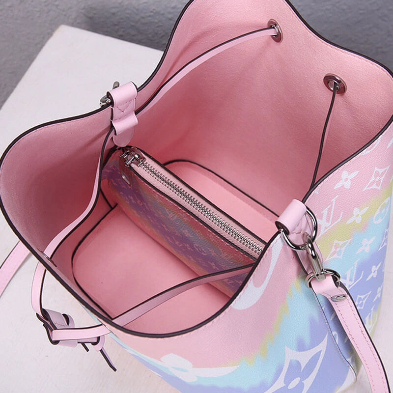 LV Escale NeoNoe MM Bag HighPerformance 690